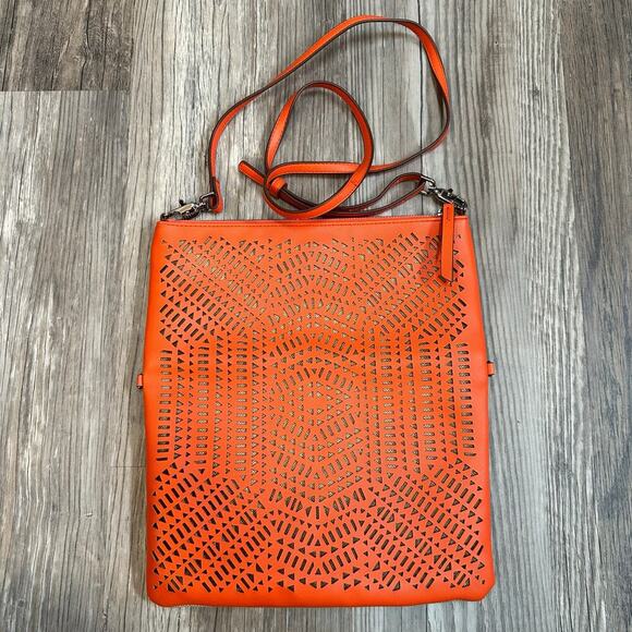 Stella & Dot Waverly Petite Crossbody Fresh Orange Linen Clutch Vegan‎ Leather - Picture 1 of 8